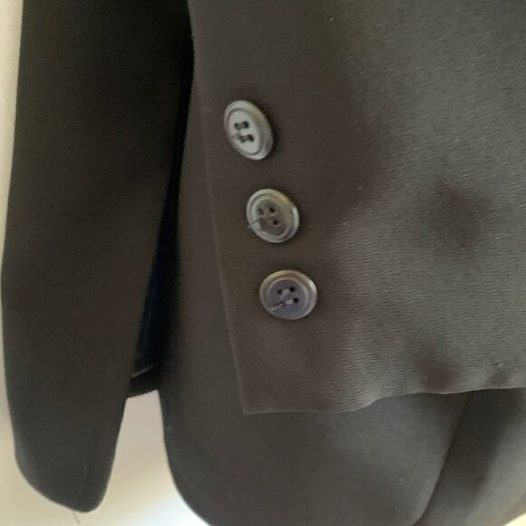 August Max Woman Black Slim Line Blazer - Picture 4 of 7